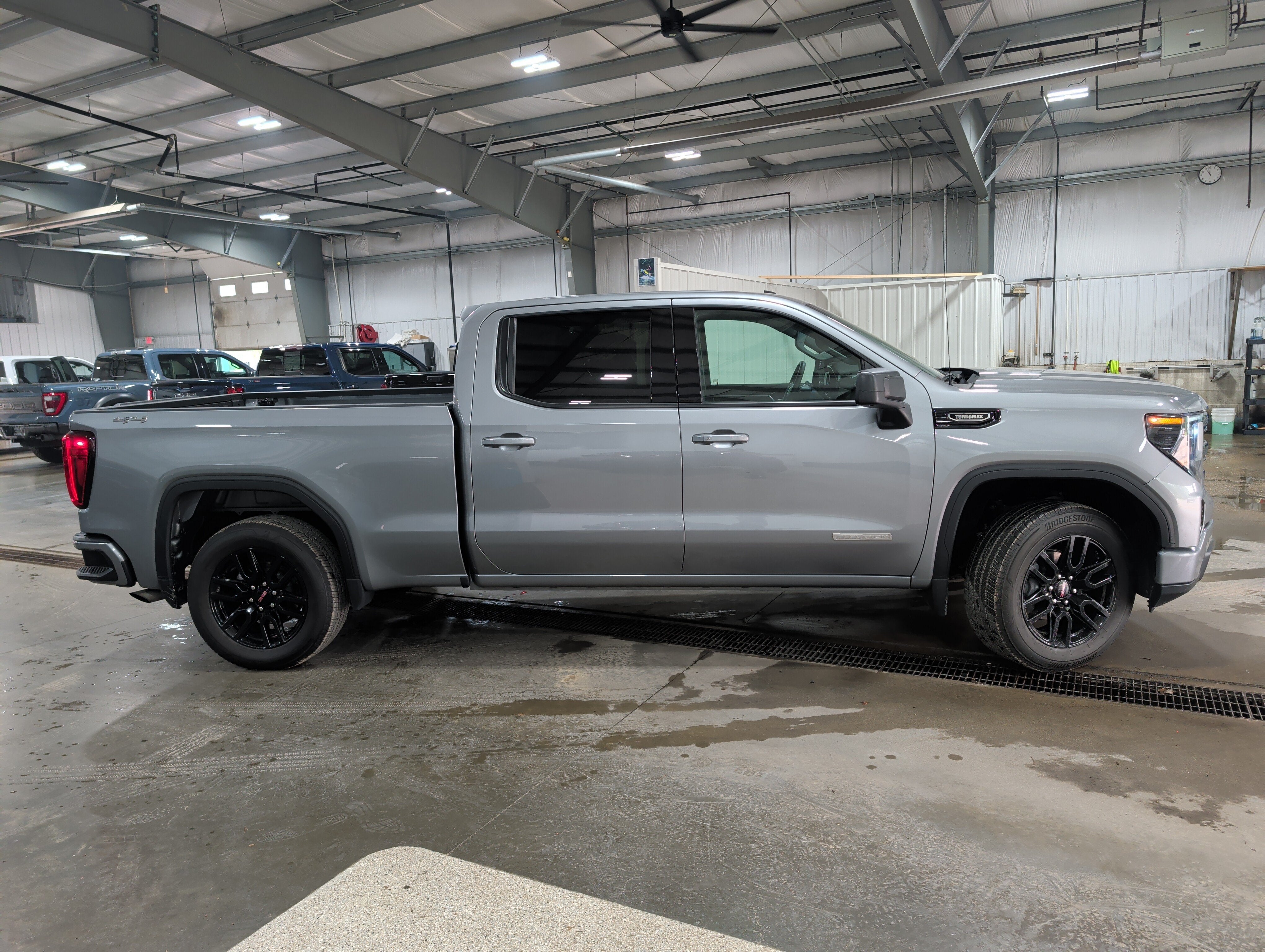 gmc sierra 1500 2025 3GTPUCEK6SG340220 image gmc sierra 1500 2025 3GTPUCEK6SG340220 image